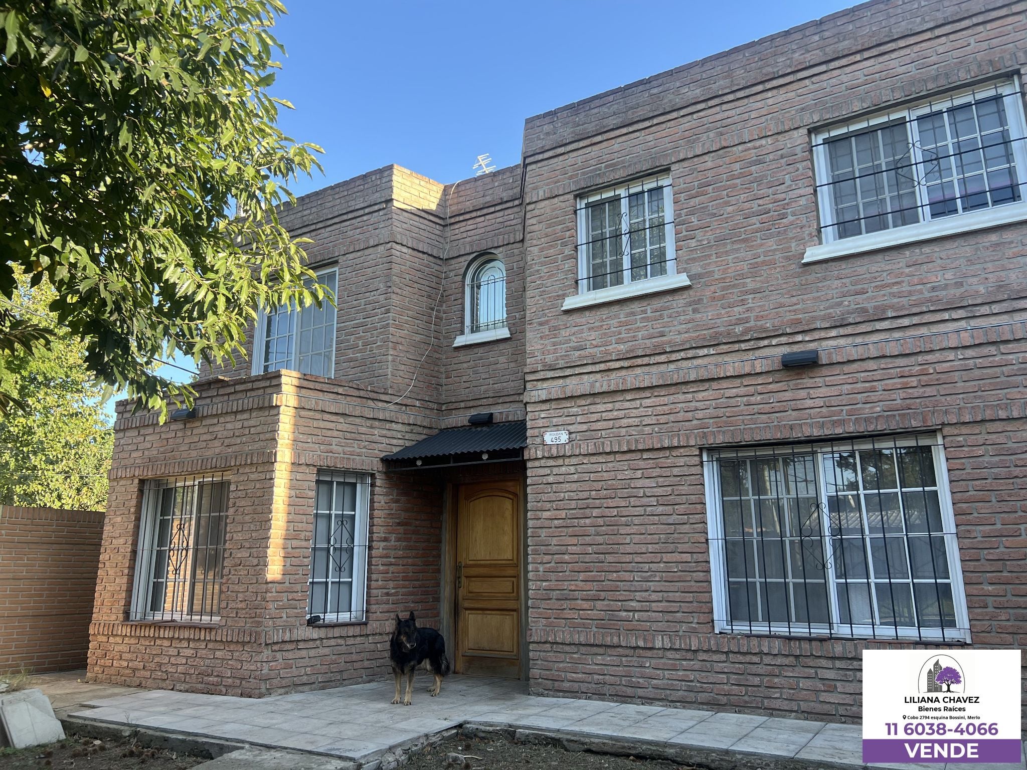 Casa de 7 ambientes con pileta ubicada en Libertad, Merlo Buenos Aires.  2
