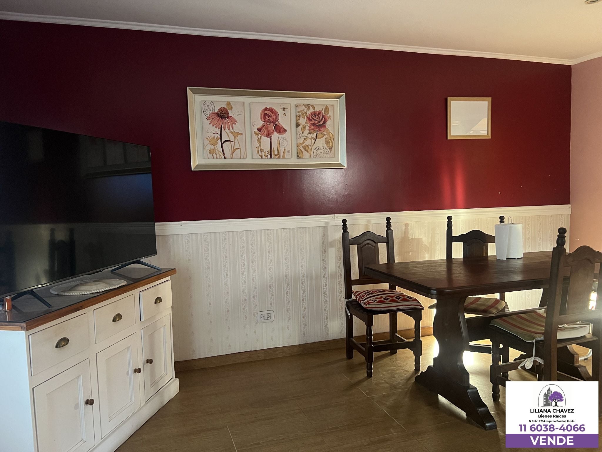 Casa de 7 ambientes con pileta ubicada en Libertad, Merlo Buenos Aires.  3