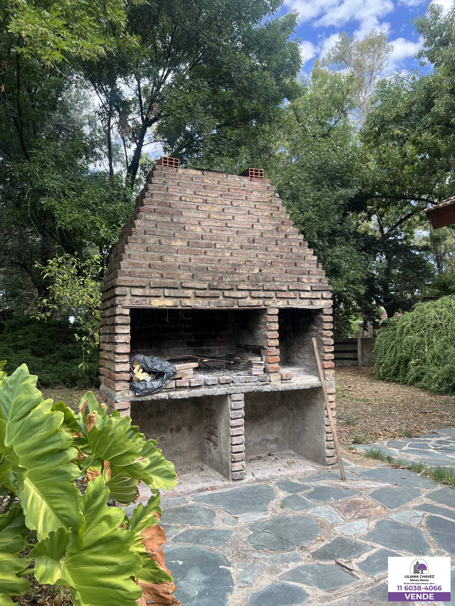 Casa de 5 ambientes en venta en Mariano Acosta 2