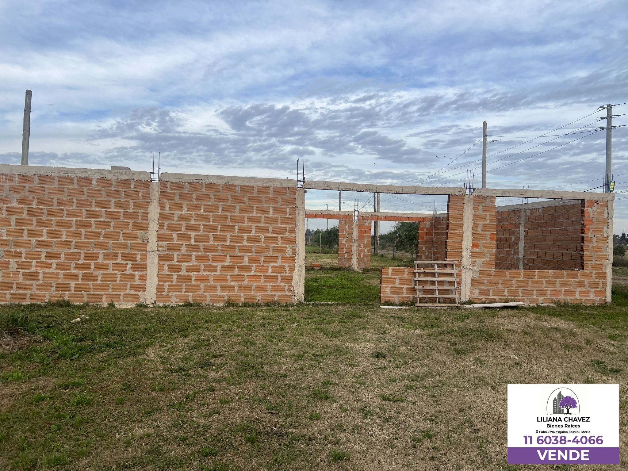 Lote con mejoras ubicado en Mariano Acosta Merlo  3