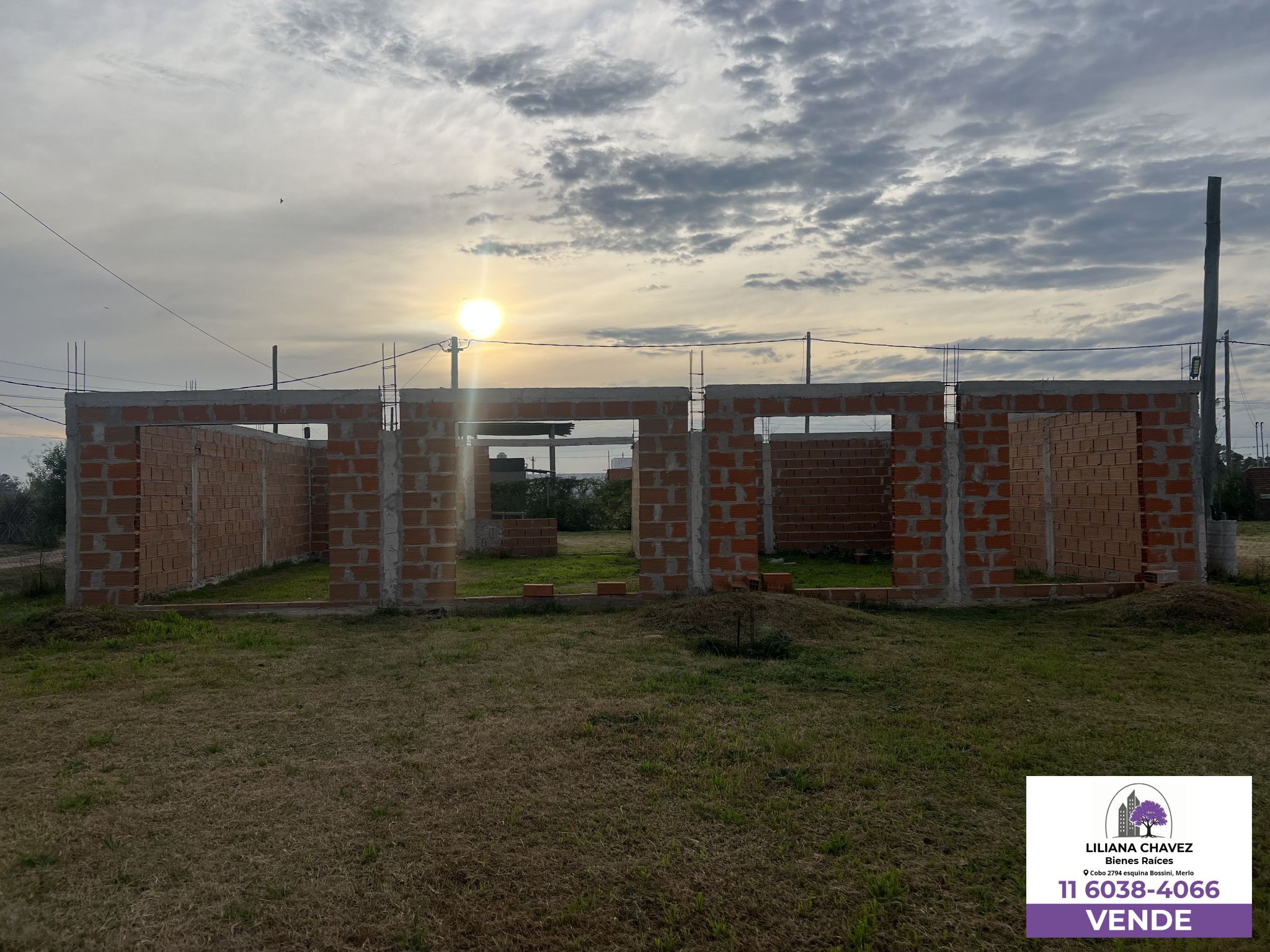 Lote con mejoras ubicado en Mariano Acosta Merlo  4