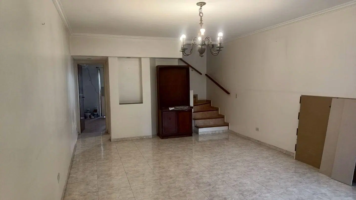 VENTA DUPLEX 4 AMBIENTES + PATIO + ENTRADA PARA AUTO VELEZ SARSFIELD CABA 2