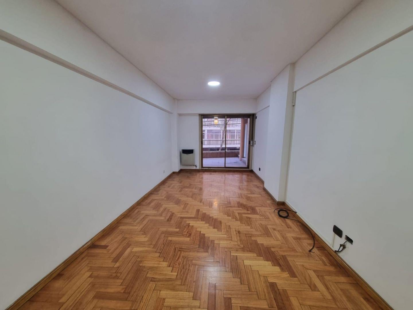 VENTA MONOAMBIENTE + PATIO CABALLITO