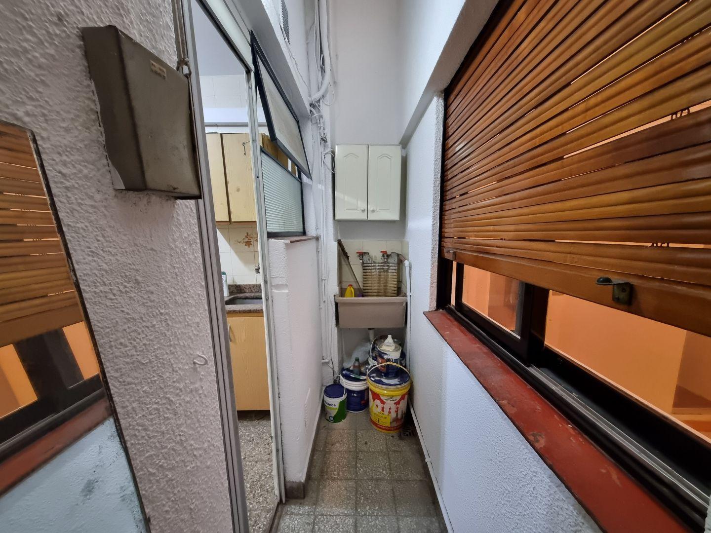 Foto de VENTA DEPARTAMENTO 3 AMBIENTES + PATIO FLORESTA, imagen 4