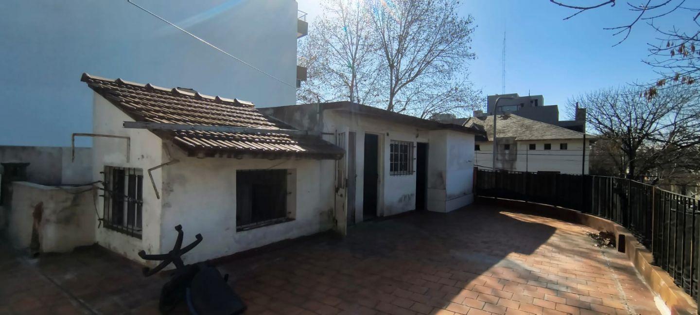 Foto de VENTA CASA + LOCAL + SOTANO + TERRAZA VELEZ SARSFIELD, imagen 4