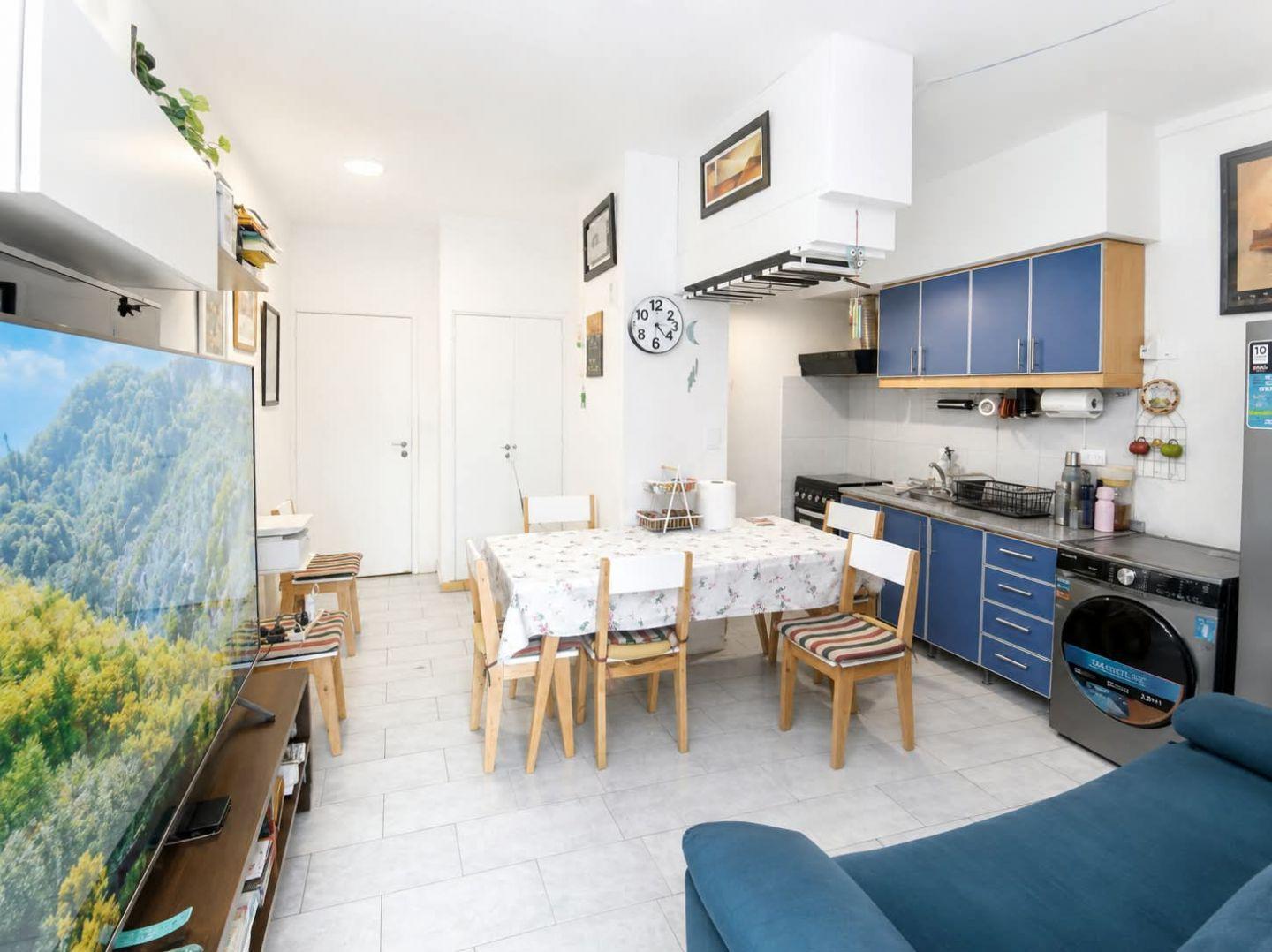 Foto de VENTA PH CON PATIO EN PARQUE AVELLANEDA, imagen 4