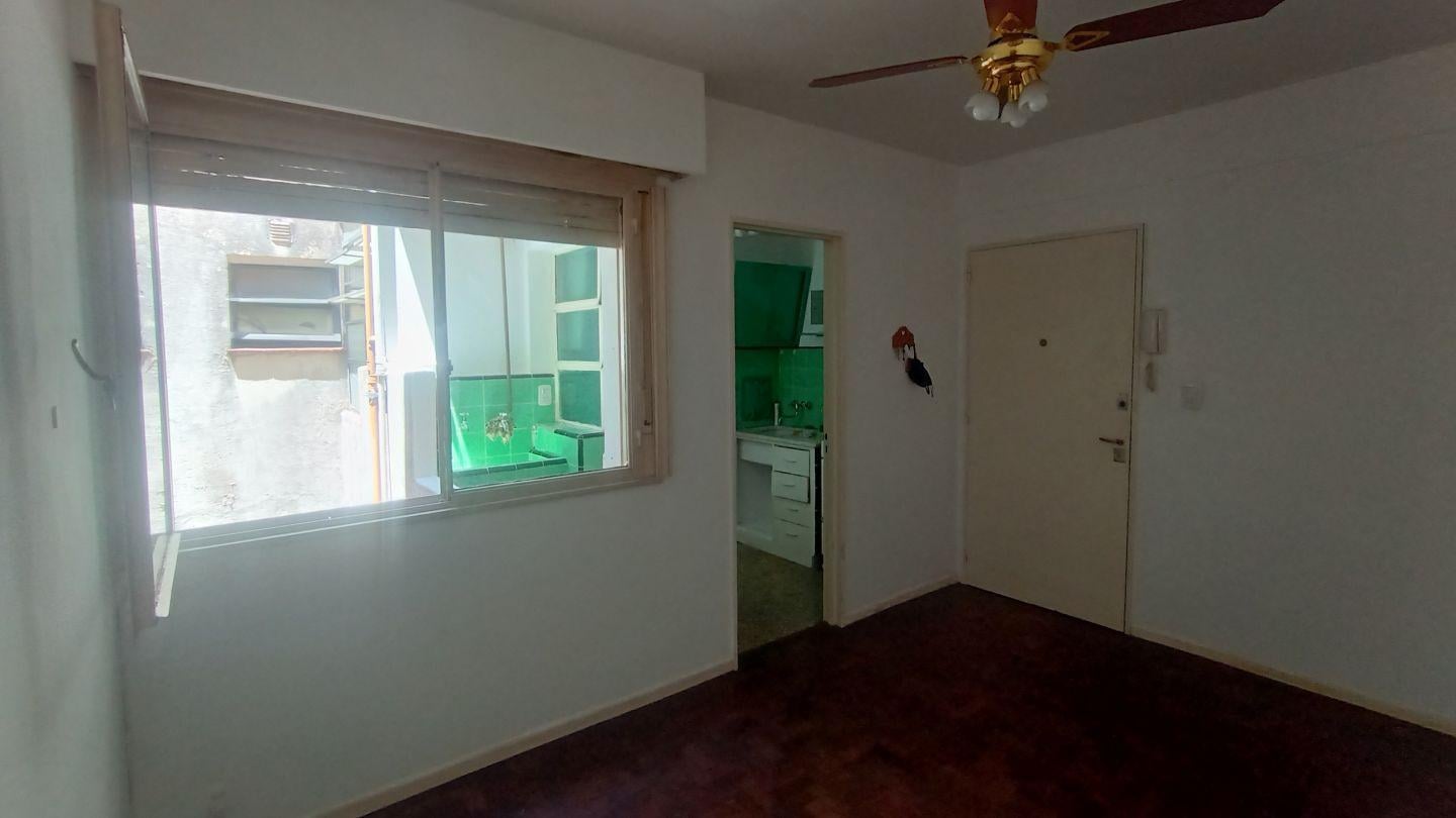 Foto de VENTA DEPARTAMENTO 2 AMBIENTES FLORESTA, imagen 4
