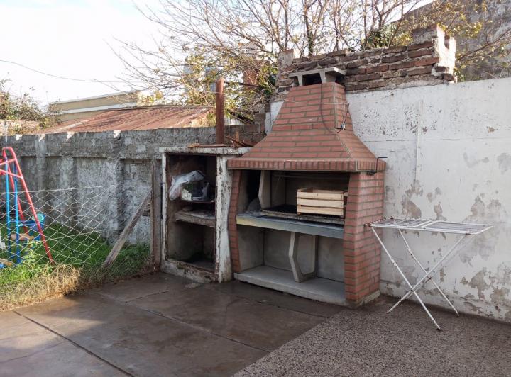 Casa 3 ambientes en Lanus Oeste