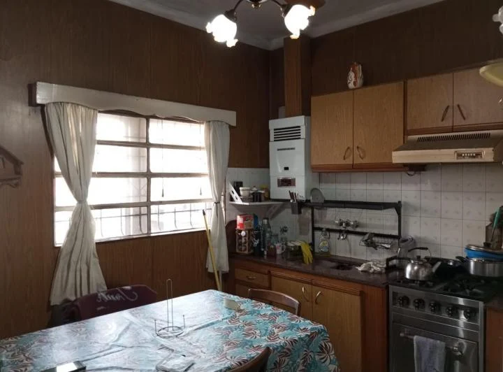 Casa 3 ambientes en Lanus Oeste