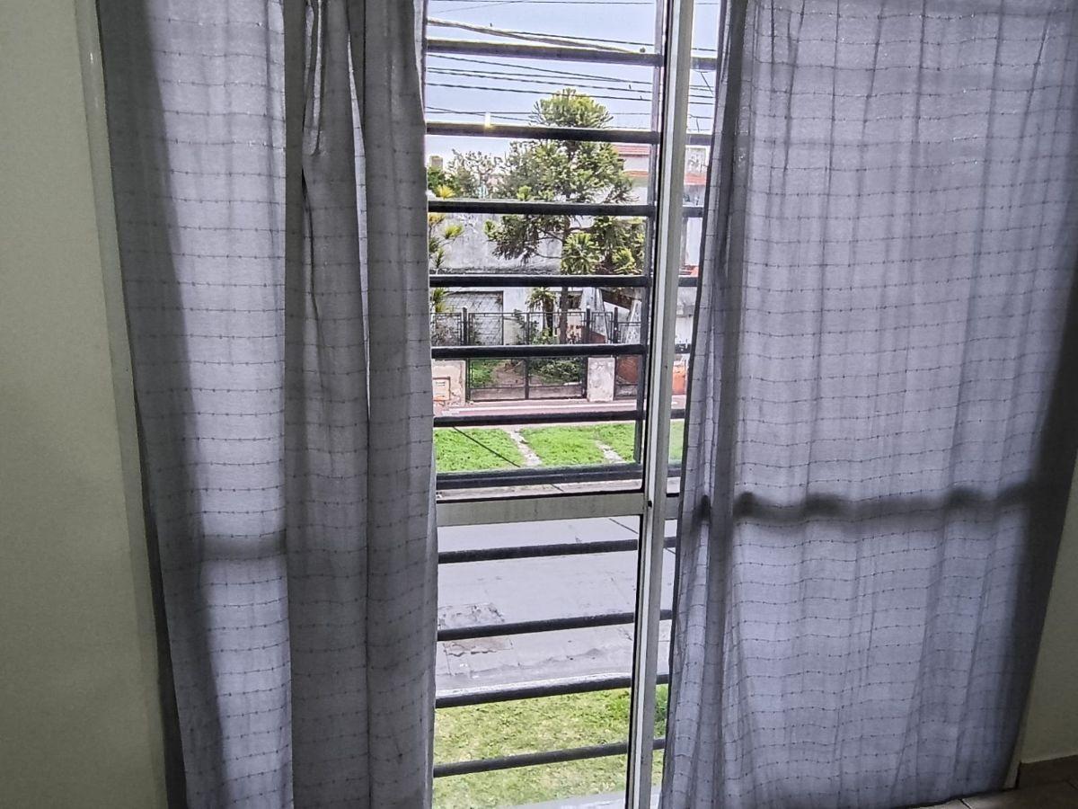 Foto de Departamento 2 Amb. Al Frente Primer Piso, Muy Amplio, imagen 5