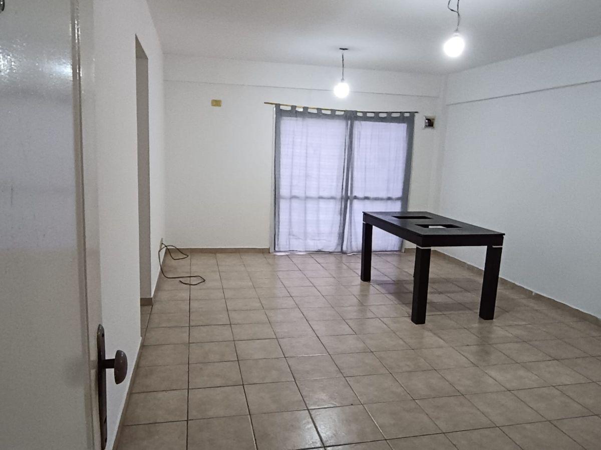 Foto de Departamento 2 Amb. Al Frente Primer Piso, Muy Amplio, imagen 3