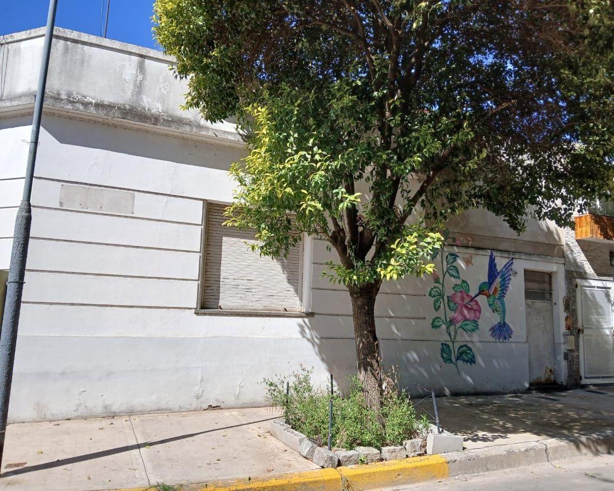 Casa a Refaccionar *valor Terreno* Villa del Parque 2