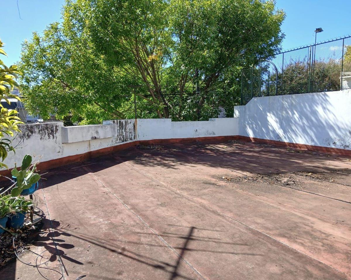 Casa a Refaccionar *valor Terreno* Villa del Parque 1