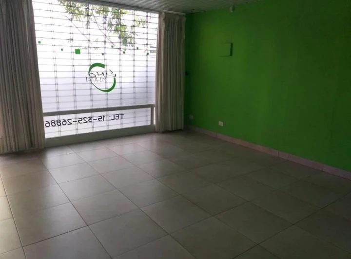 Local en Floresta  Apto Todo Destino con Persiana Metálica 3