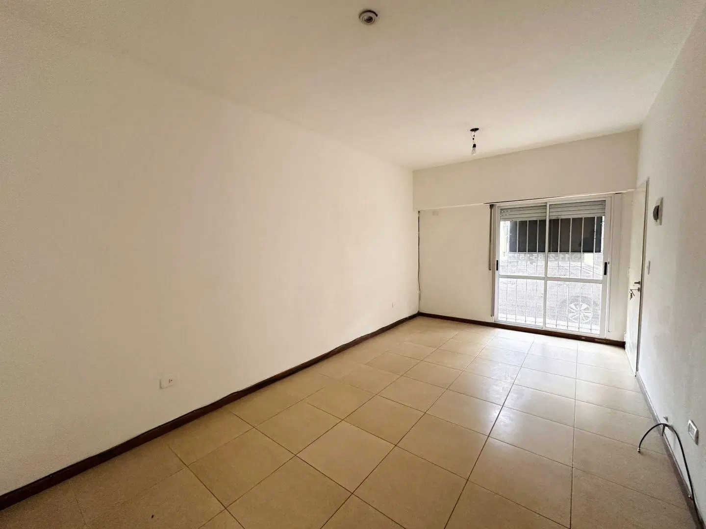 PH 2 AMBIENTES PB CON PATIO *SIN EXPENSAS* SEMI NUEVO 4 AÑOS 3