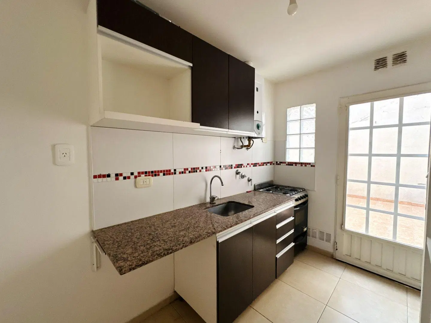 alquiler PH 2 AMBIENTES PB CON PATIO *SIN EXPENSAS* SEMI NUEVO 5 AÑOS 4