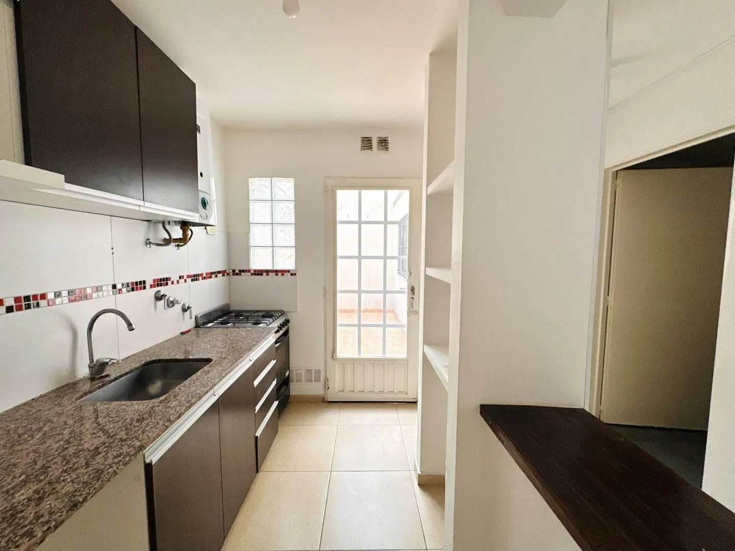 PH 2 AMBIENTES PB CON PATIO *SIN EXPENSAS* floresta SEMI NUEVO 5 AÑOS 3
