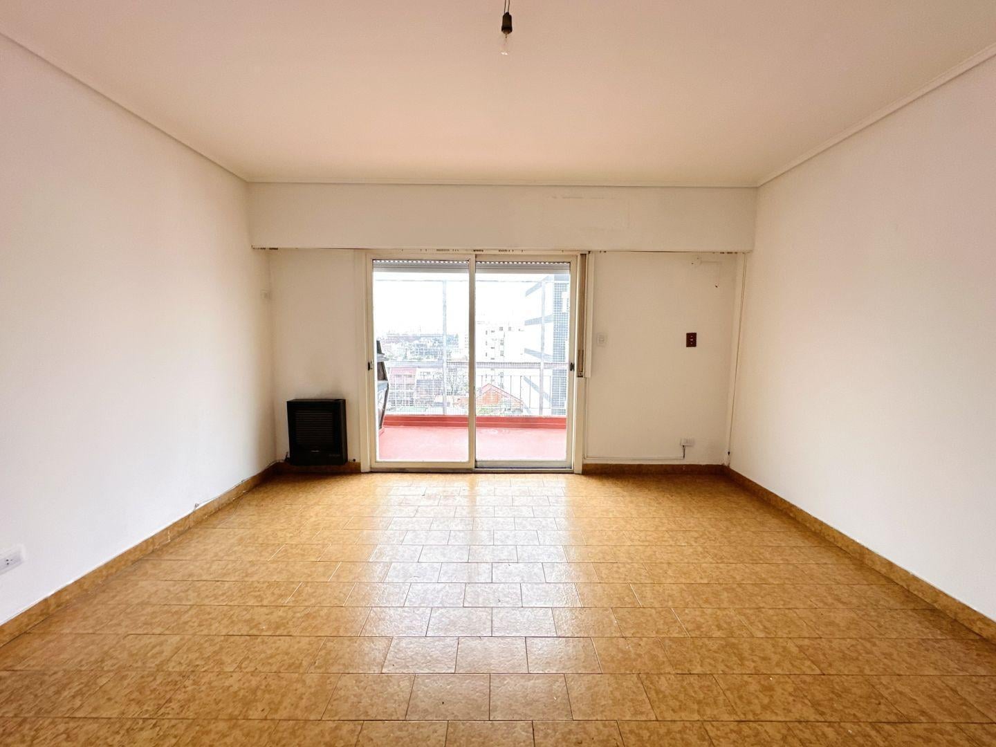 PISO 3 AMB. AL FRENTE CON BALCON TERRAZA + COCHERA + BAULERA Villa del Parque