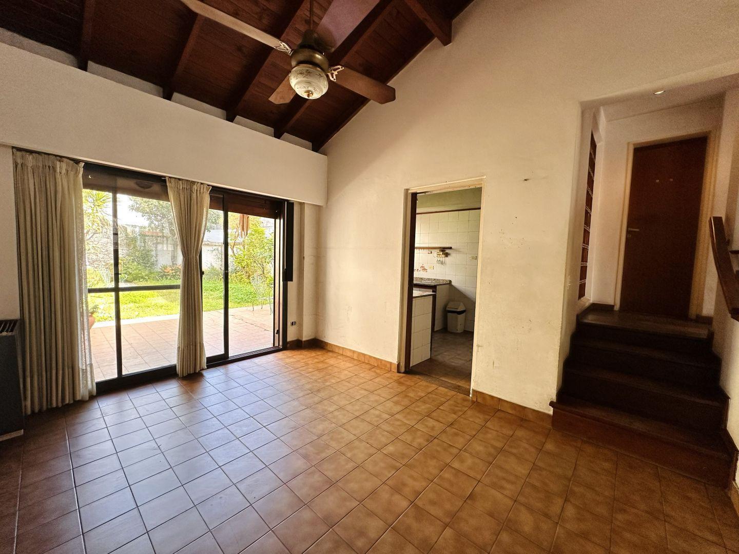 Foto de CASA 5 AMB. + JARDIN + COCHERAS *Excelente*, imagen 3