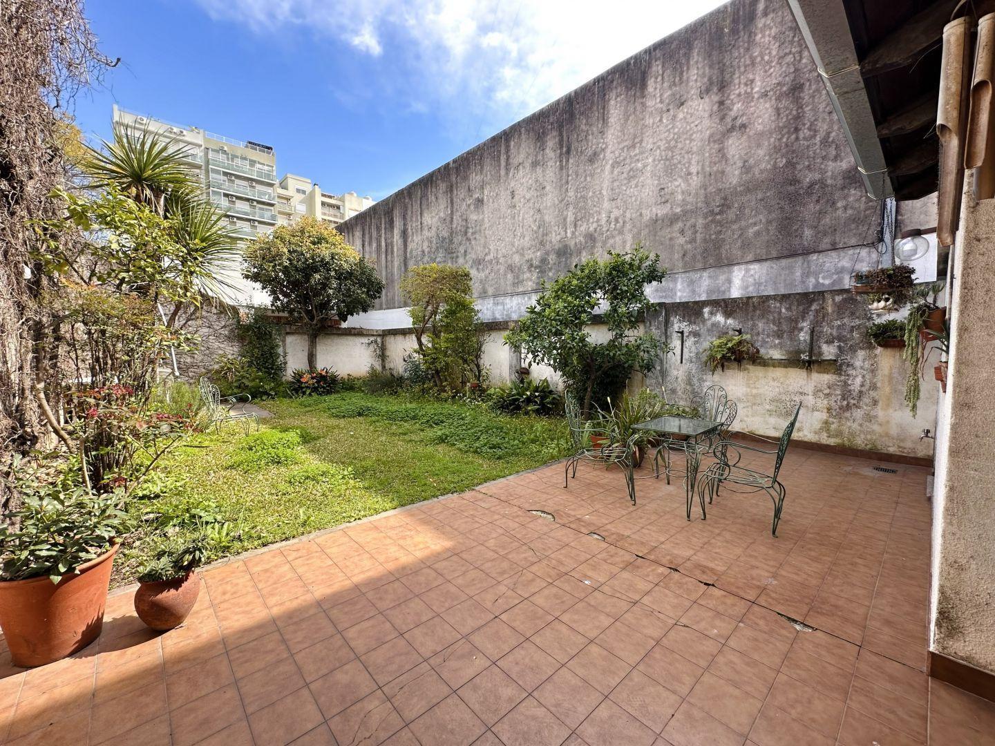 Foto de CASA 5 AMB. + JARDIN + COCHERAS *Excelente*, imagen 5