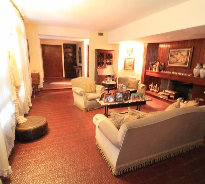 Chalet en Venta Alvear y Paso, 3 Plantas. 400 m² Cubiertos. 3