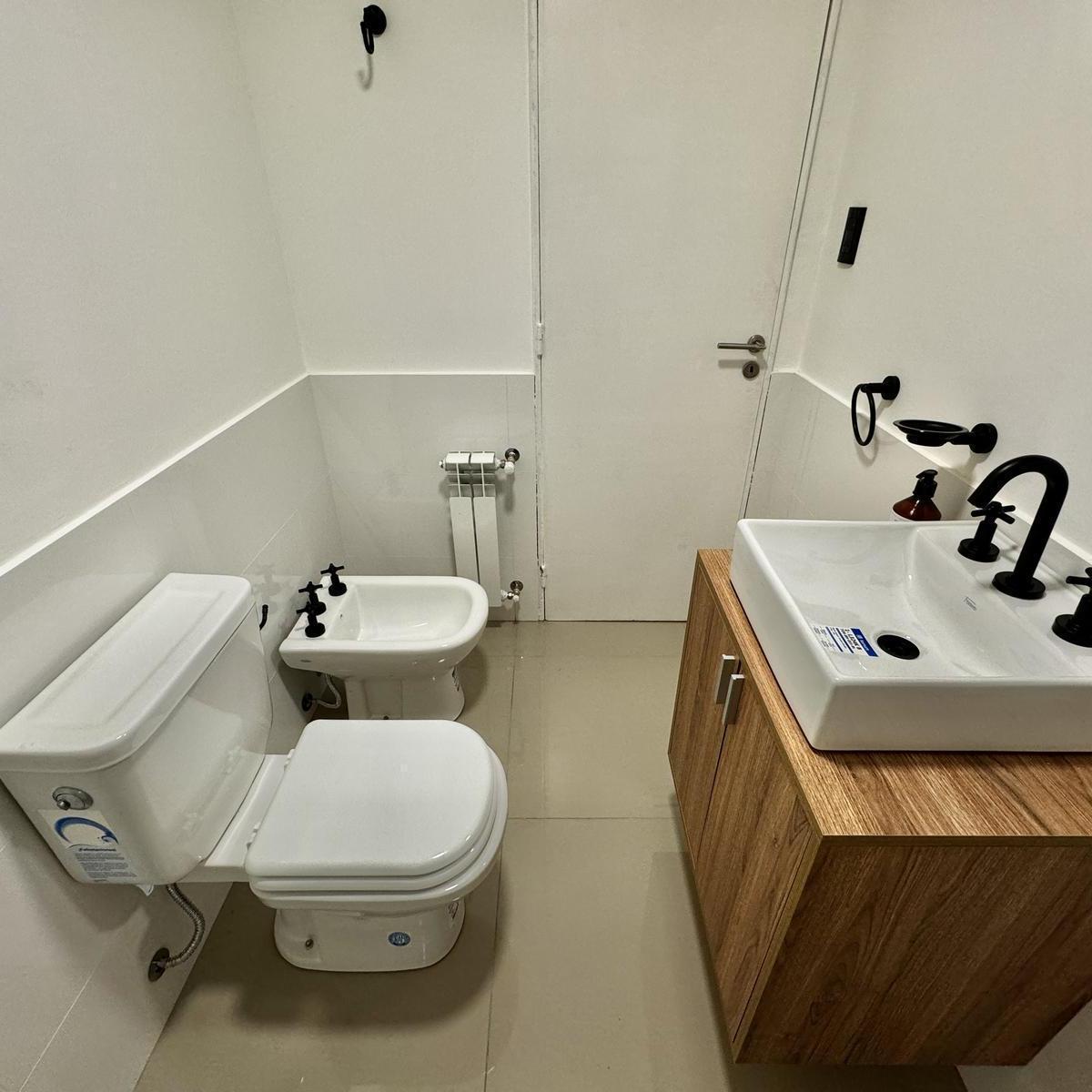 Venta - Departamento Dos Ambientes con Balcón Francés - Moreno 2234 1