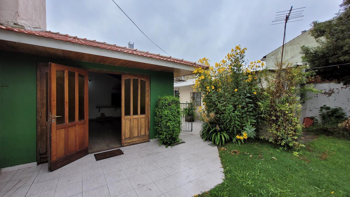 Venta - Casa Cuatro Ambientes con Garaje y Departamento - Irala 6071 4
