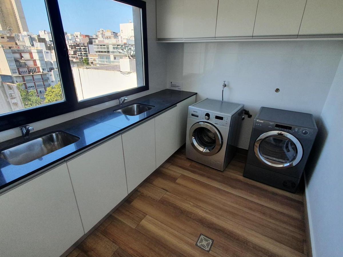 Venta - Piso de Cuatro Ambientes Moderno con Balcón Corrido y Cochera - Gascon 1575 1