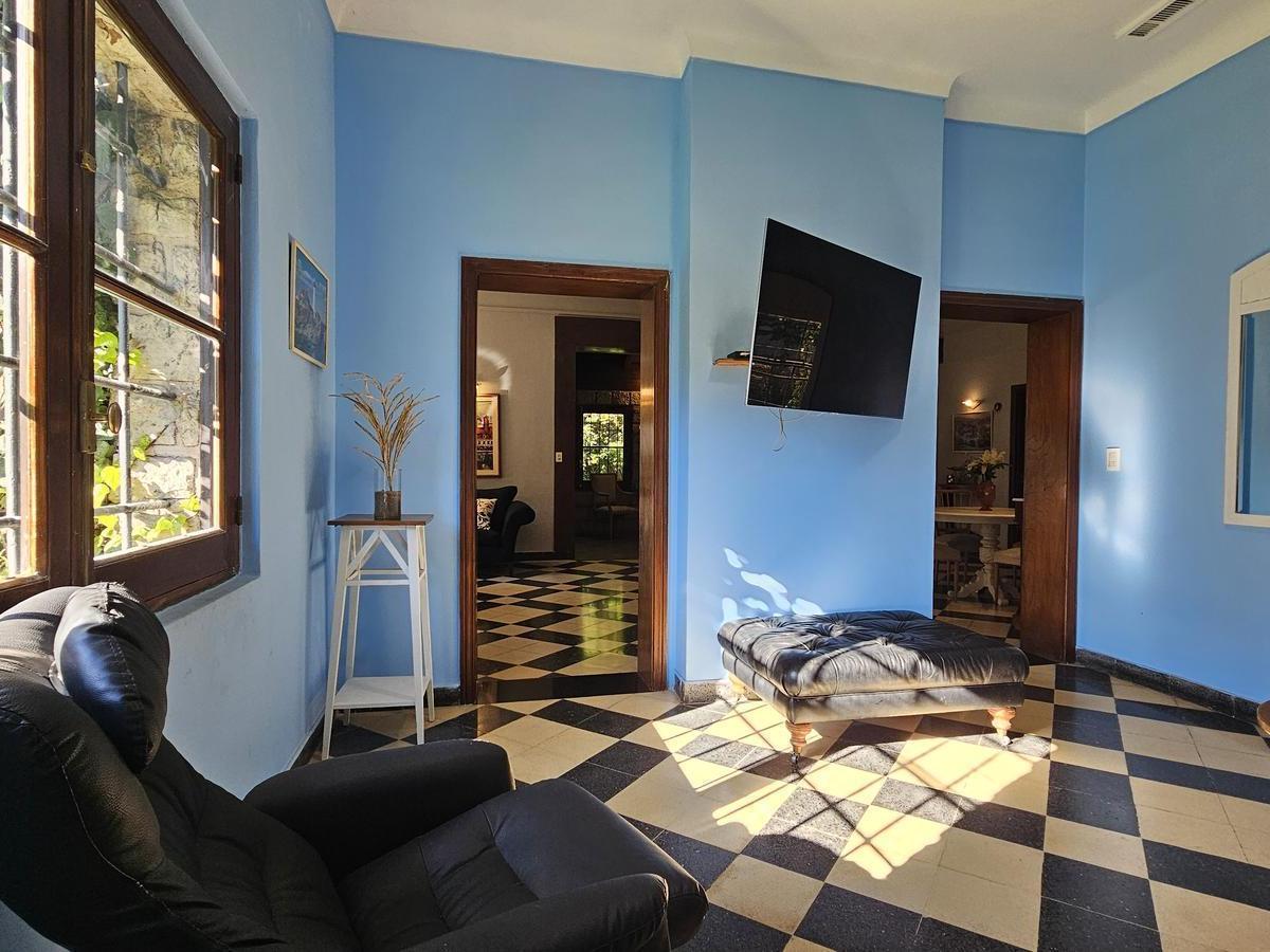 Venta - Chalet con Cuatro Dorm. Sobre Lote de 1380 m - Los Troncos 5