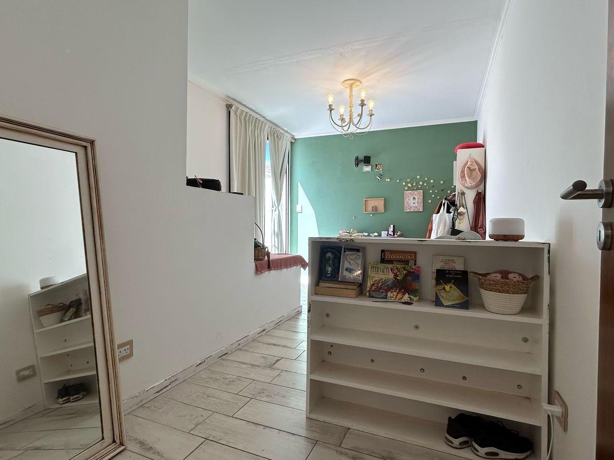 Venta - Casa Seis Ambientes Moderna con Patio Pringles 1846 2