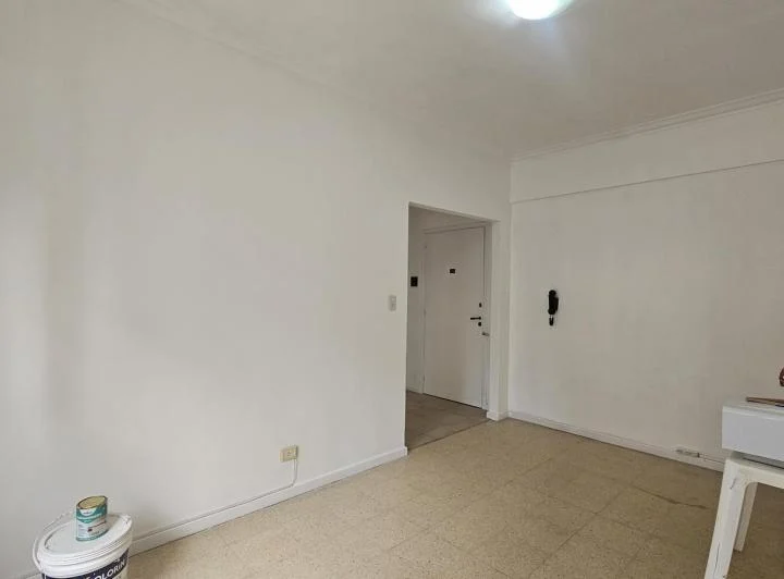 Alquiler 24 meses - Departamento dos ambientes a la calle - Falucho 1708 3
