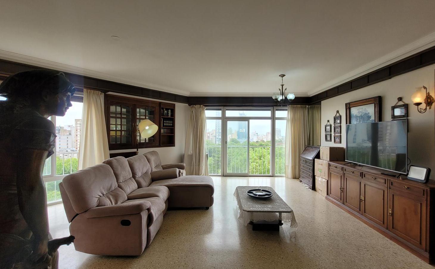Departamento en Centro · 4 amb, piso alto con vista abierta