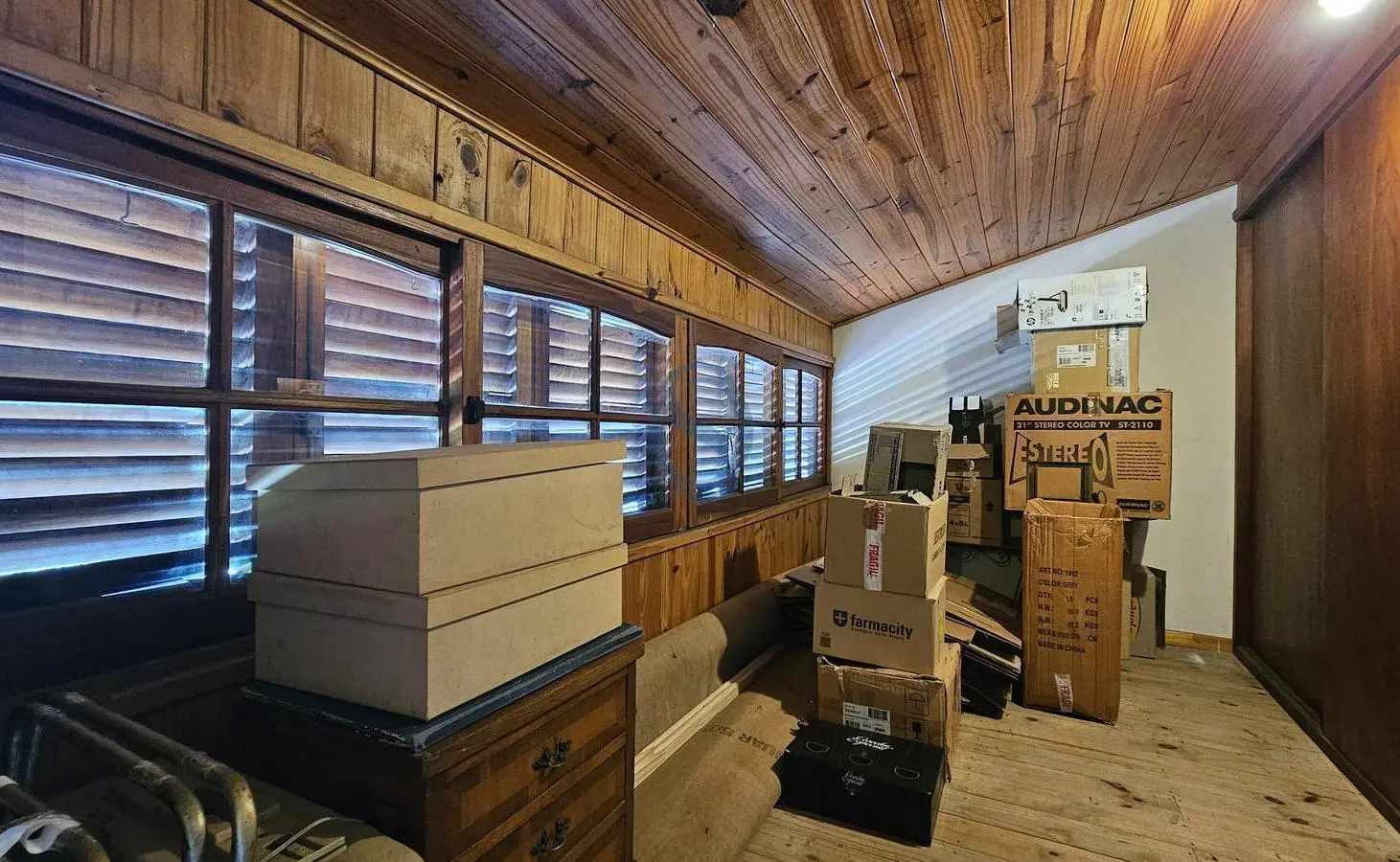 Casa en Primera Junta · 4 amb en una sola planta, parrilla 4