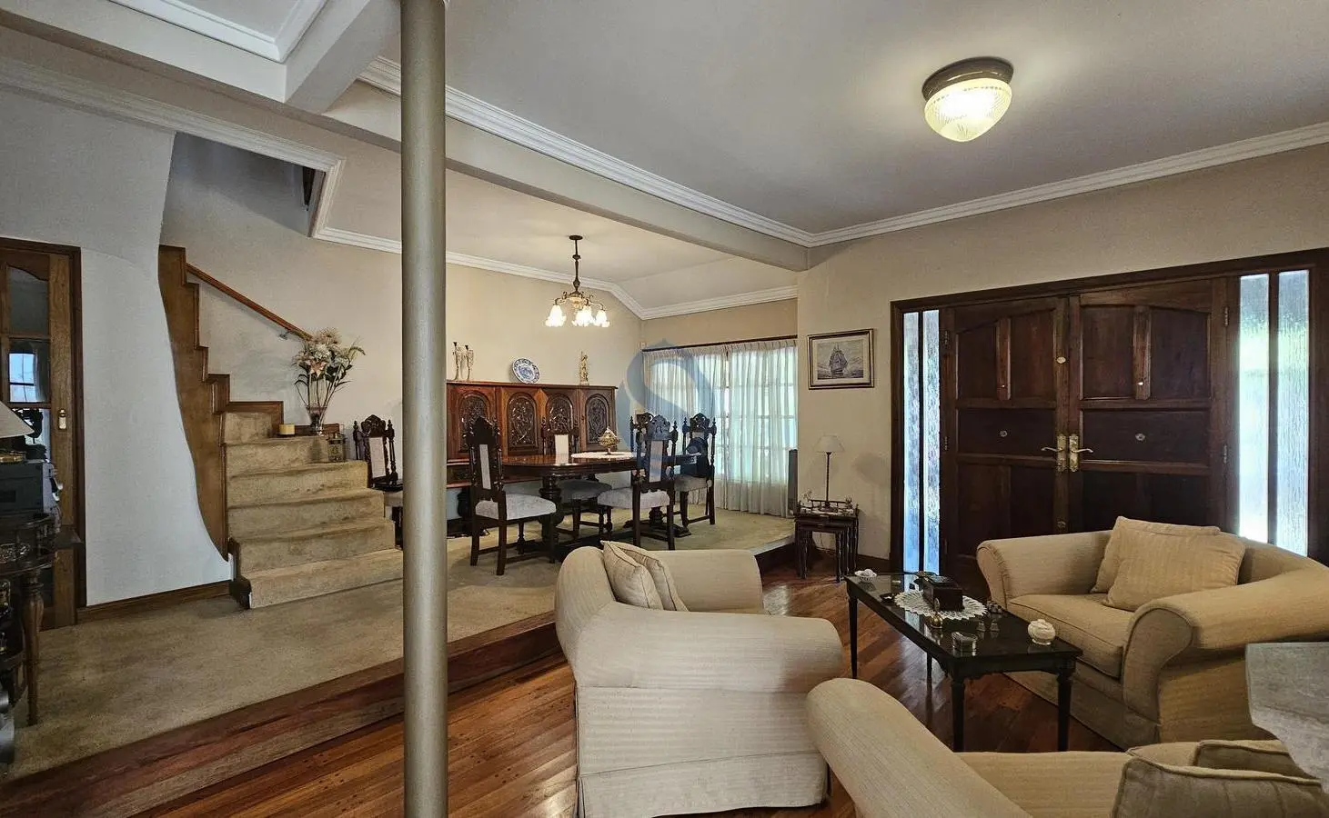 Casa en Primera Junta · 4 amb en una sola planta, parrilla 3