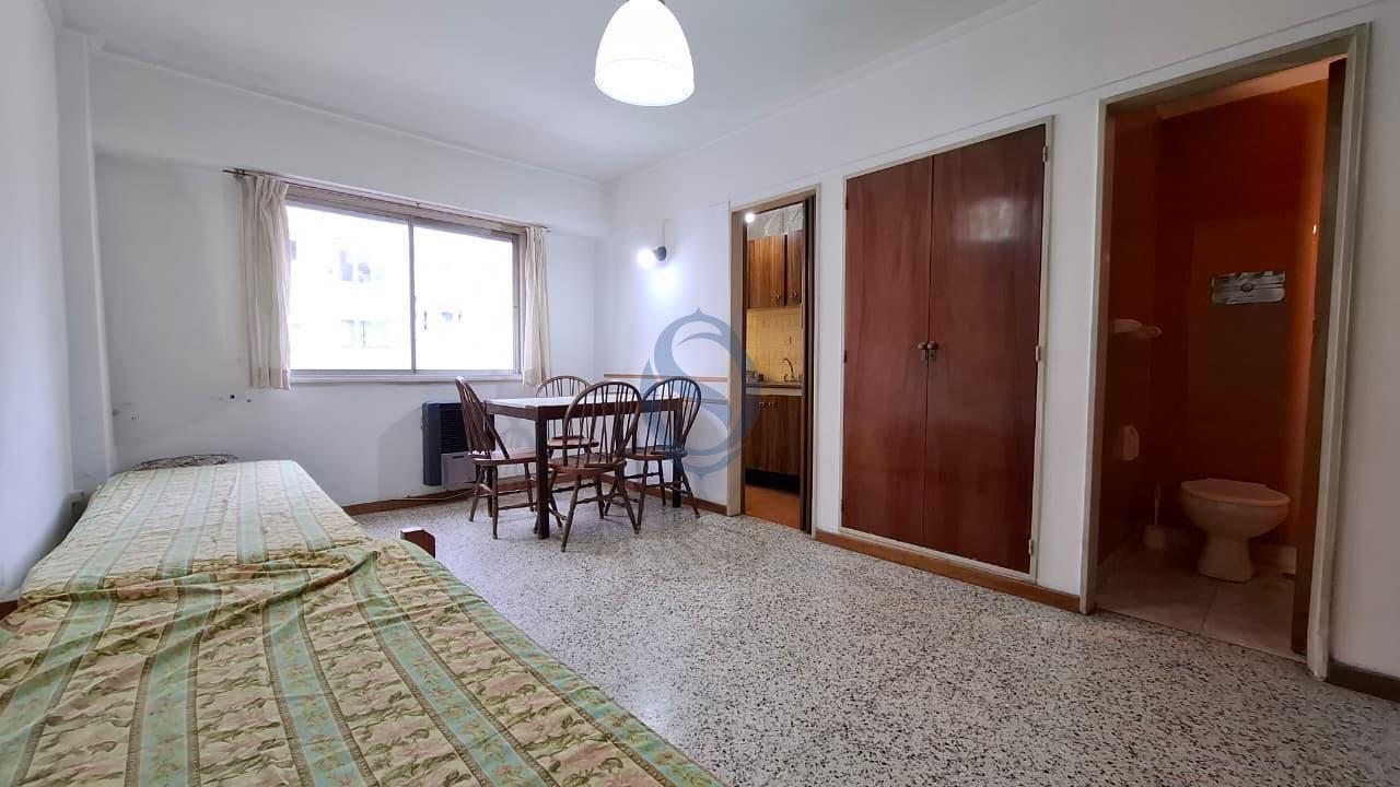 Alquiler 24 meses - Departamento monoambiente al contrafrente - Av Colon 2769 - Plaza Mitre