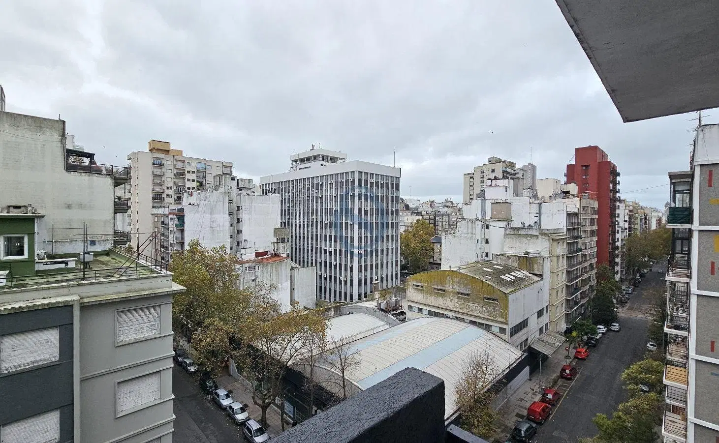 Departamento en Plaza Colón · 2 amb con balcón al frente 4