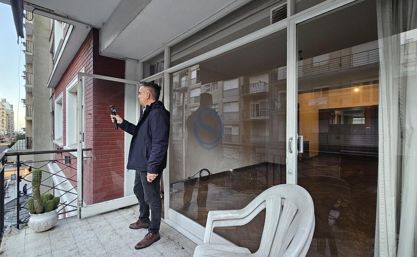 Departamento en Centro · 4 amb frente, balcón amplio