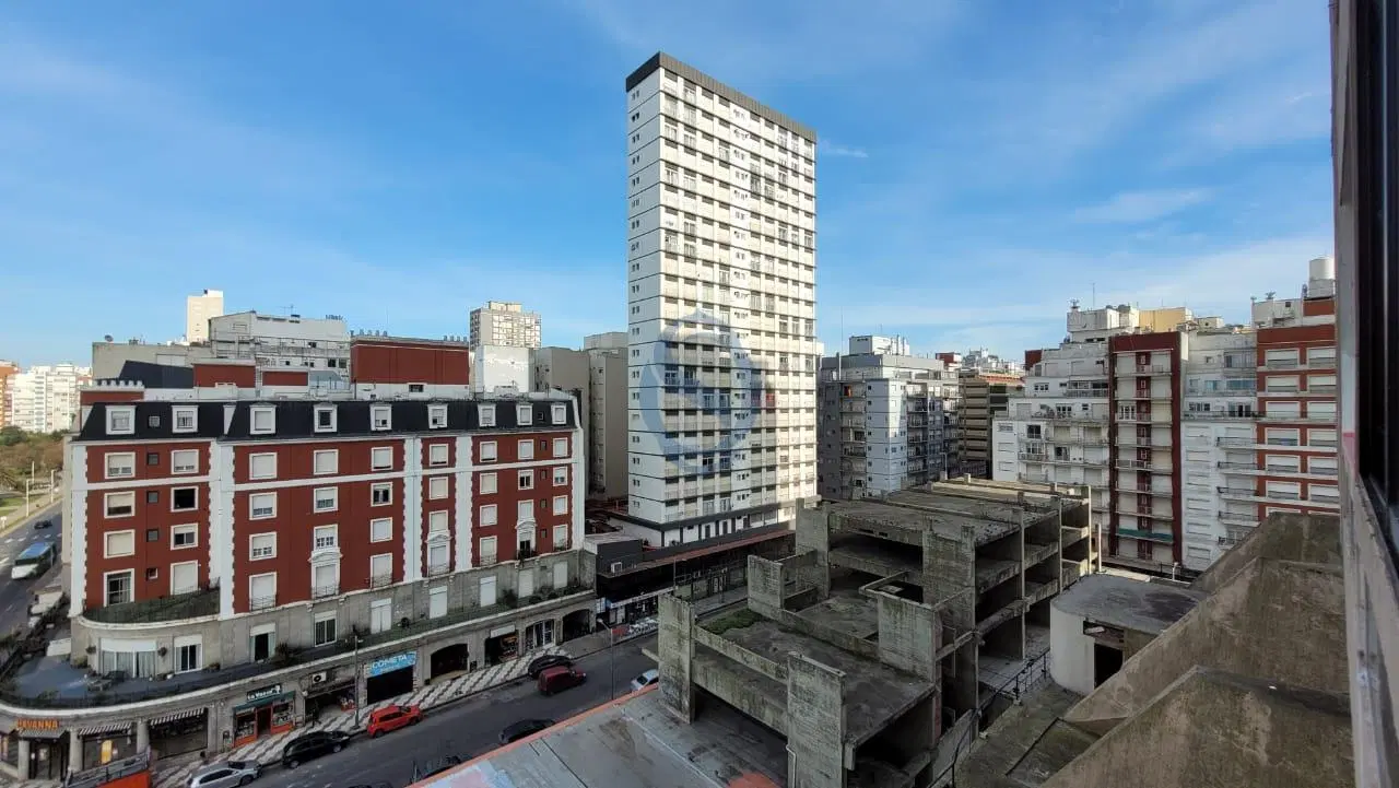 Departamento en Centro · balcón con vista al mar 5