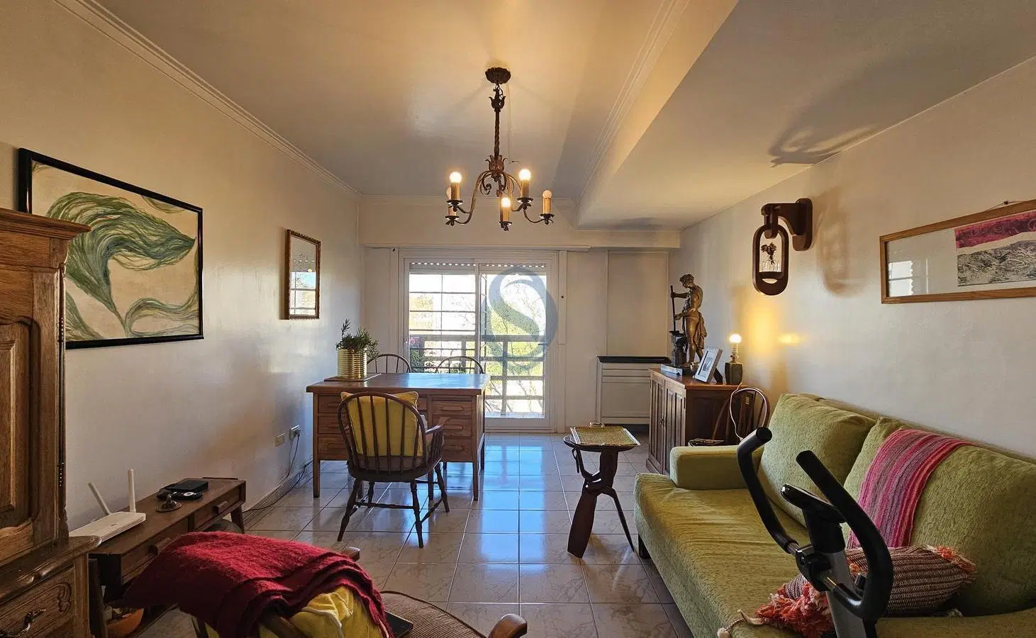Venta - Departamento dos ambientes a la calle con balcon - Guemes 3