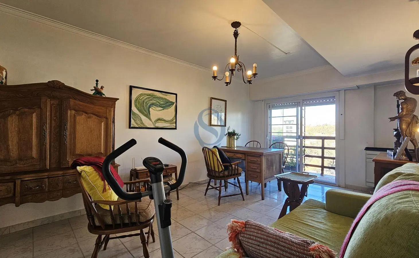 Venta - Departamento dos ambientes a la calle con balcon - Guemes 4