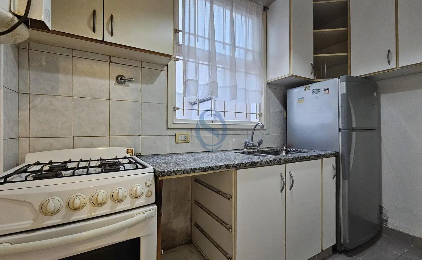 Alquiler 24 meses - Departamento monoambiente con patio - Catamarca 821 5