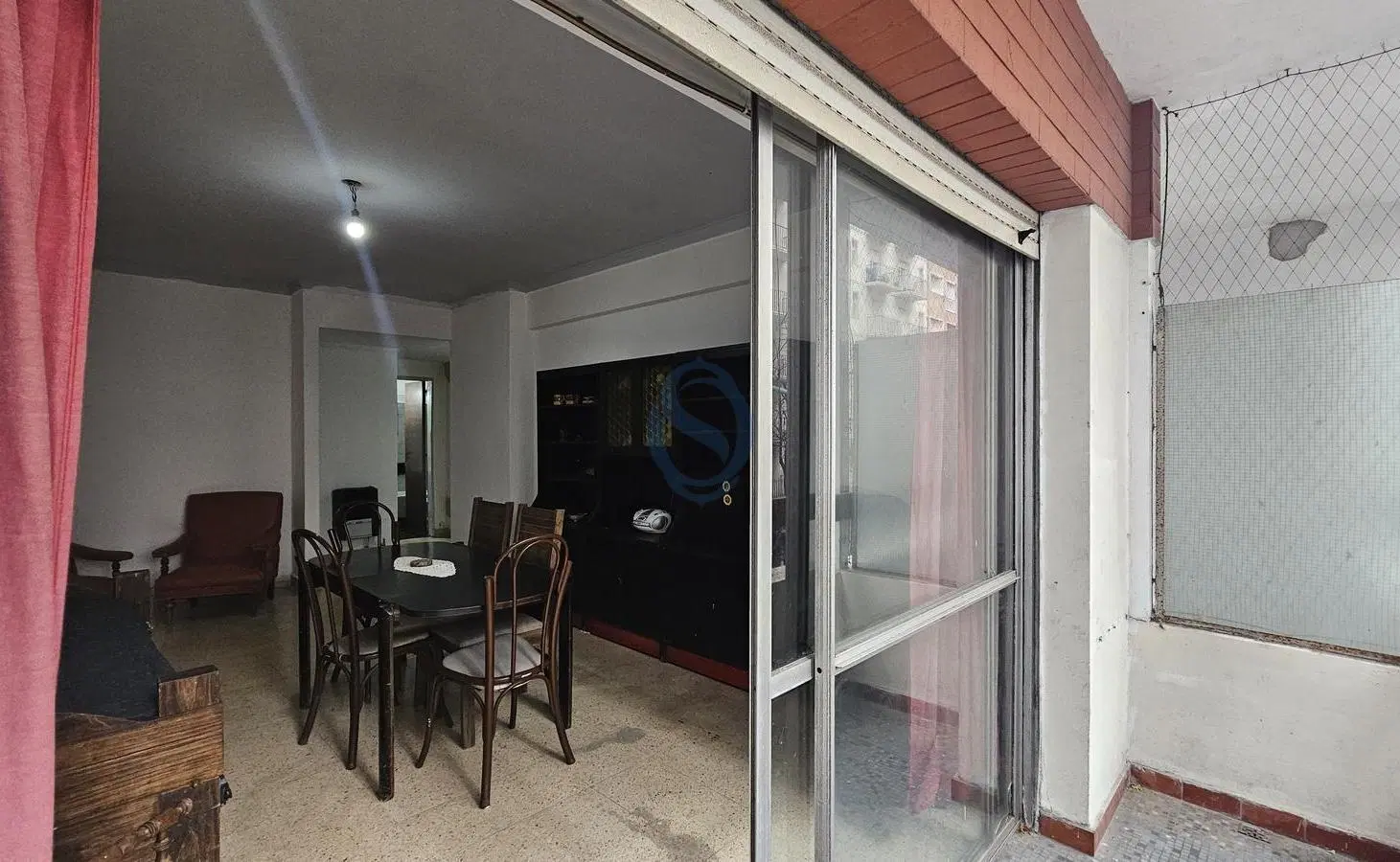 Venta - Departamento dos ambientes con balcón y patio interno - Lamadrid 2271 8