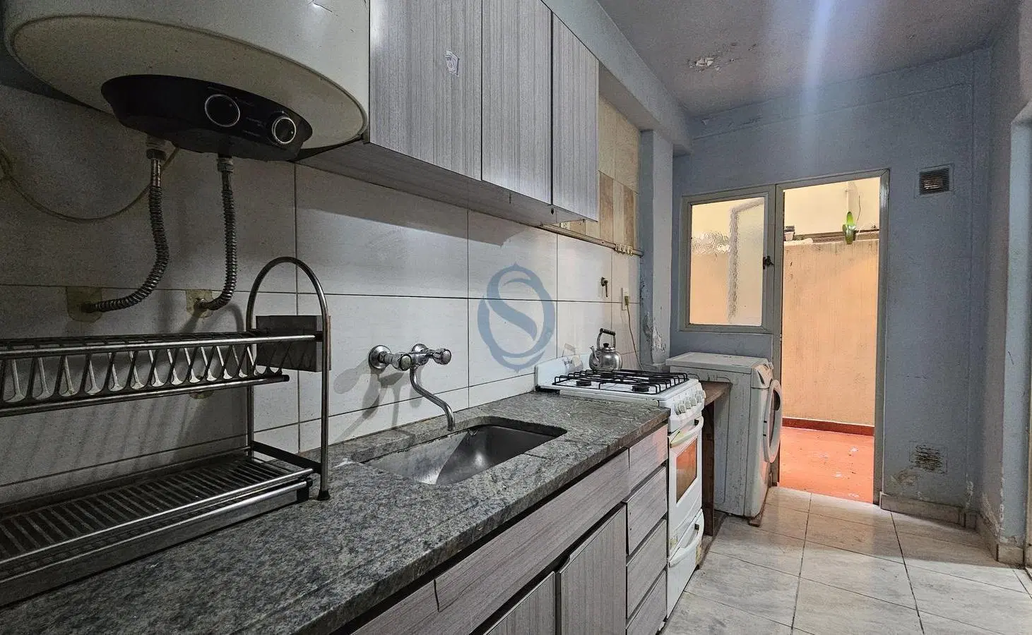 Venta - Departamento dos ambientes con balcón y patio interno - Lamadrid 2271 4