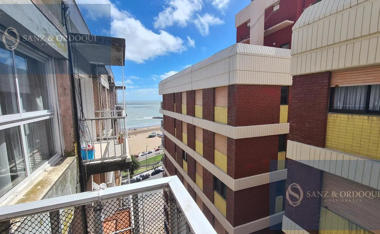 Alquiler temporario - Departamento tres ambientes con balcon lateral - Boulevard Maritimo 3039 4