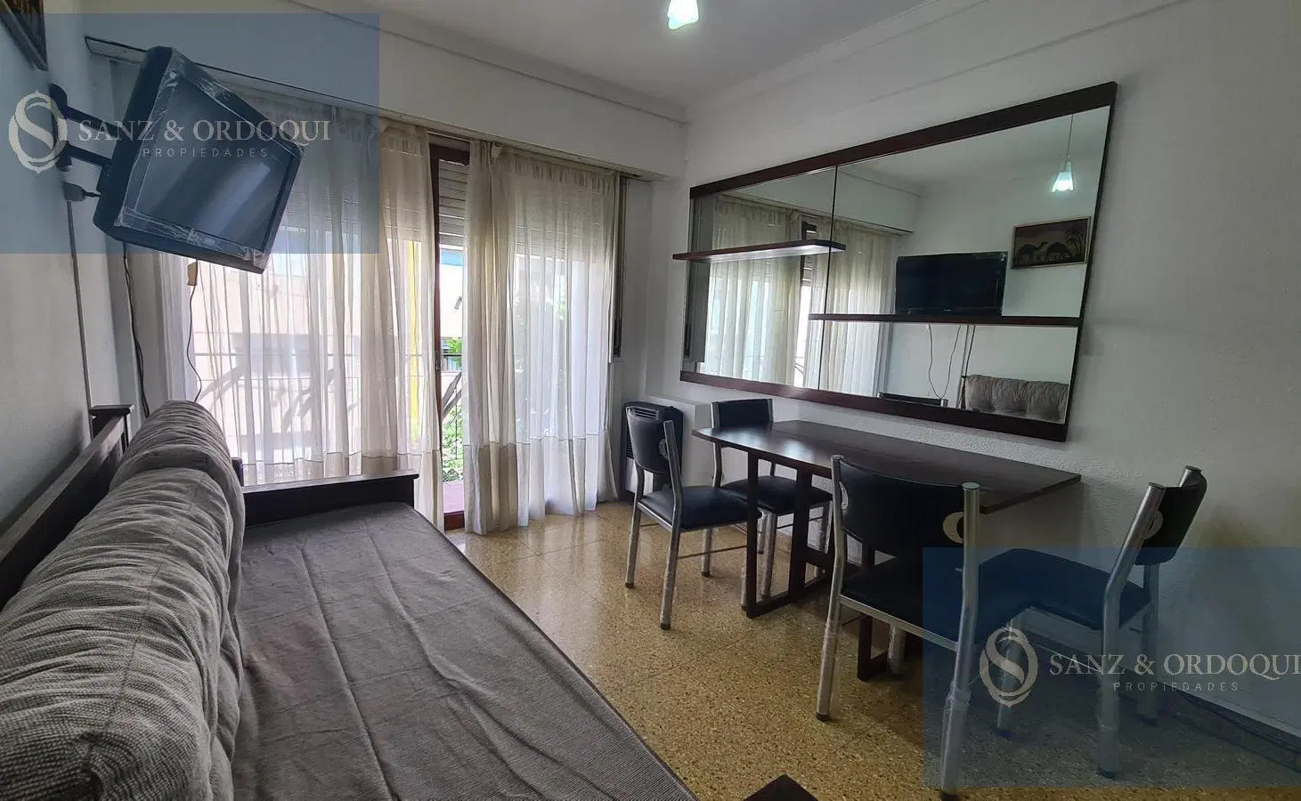Alquiler temporario - Departamento dos ambientes con balcon - Santa fe 2046 1