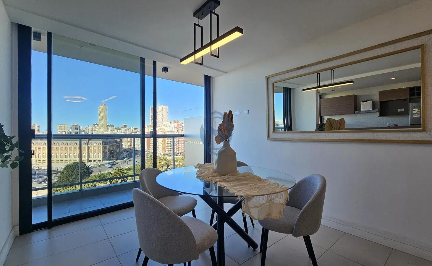 Venta Departamento dos ambientes a estrenar con vista abierta a Plaza Colon 5