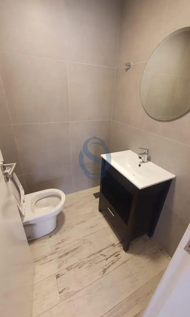 Alquiler 12 meses - Departamento moderno de 3 ambientes con terraza 3