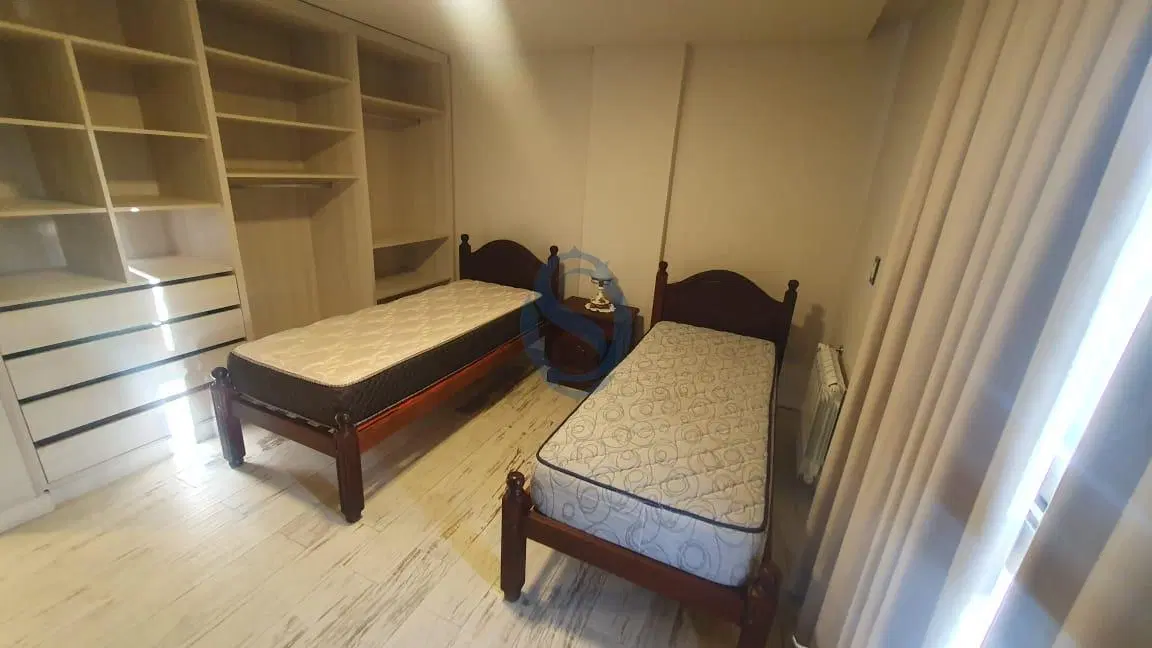 Alquiler 12 meses - Departamento moderno de 3 ambientes con terraza 2