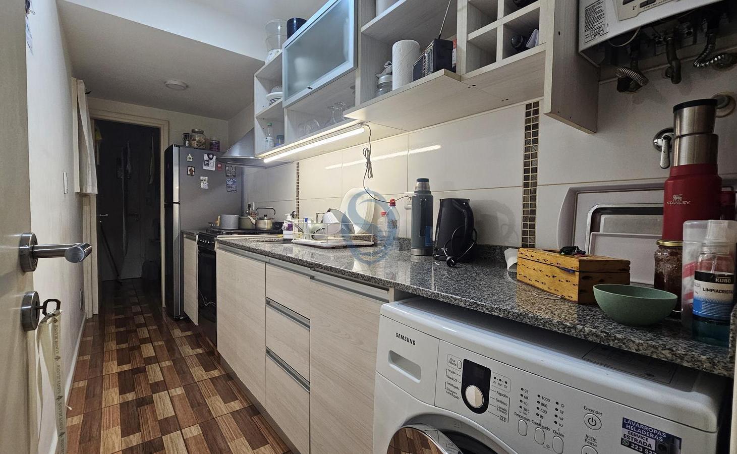Foto de Venta departamento 2 ambientes c/ dep. de servicio. Zona Plaza Colón, imagen 2