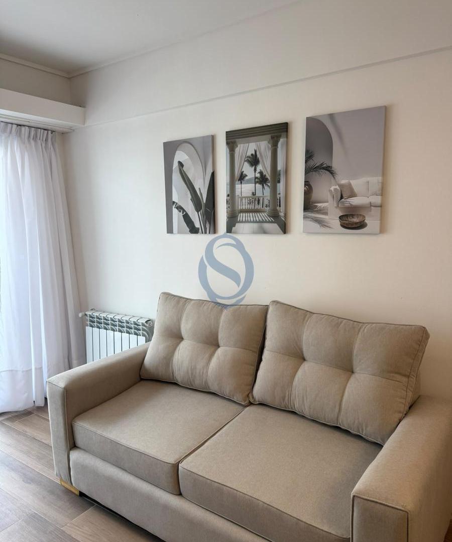 Foto de Venta - Departamento tres ambientes con balcon a la calle y cochera, imagen 2